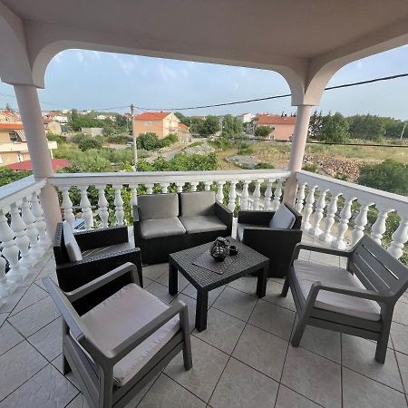 Apartmani Mirela Vrh  Екстериор снимка